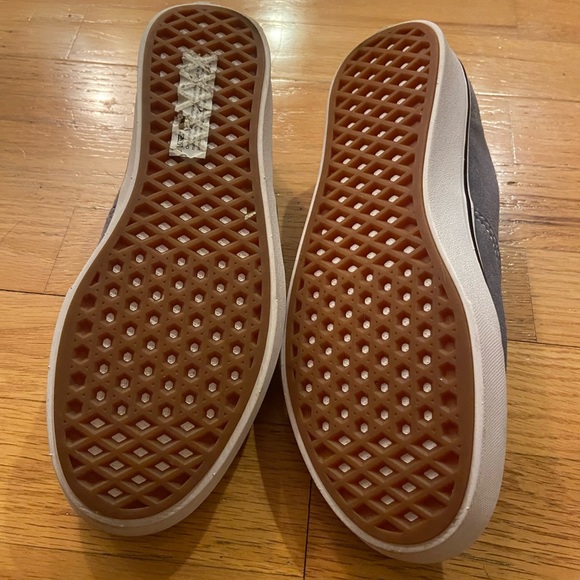 Vans - Picture 3 of 6